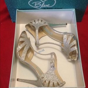 Blue by Betsey Johnson heels size7 1/2